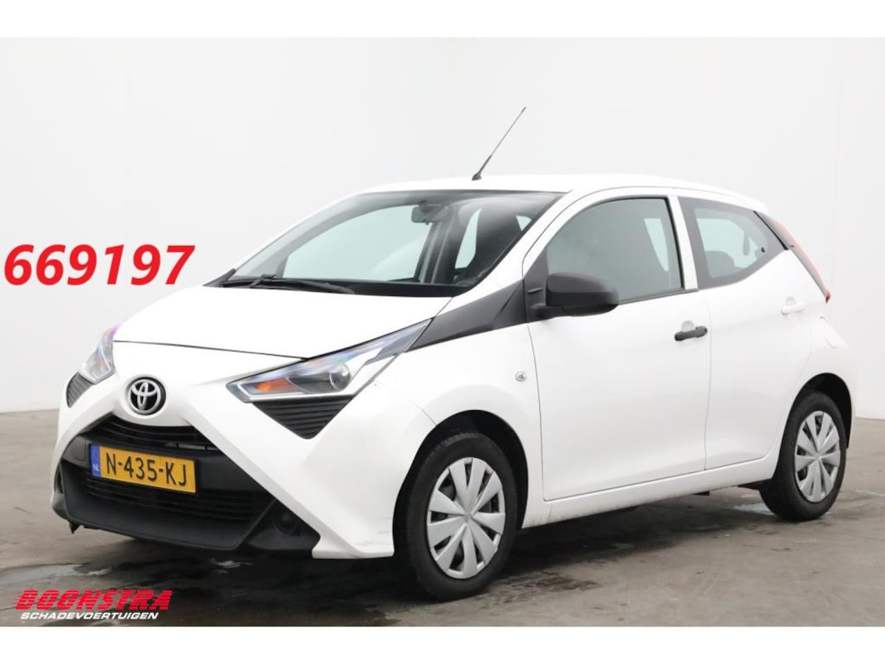 Toyota Aygo - 1.0 VVT-i x-fun Airco Cruise - AutoWereld.nl