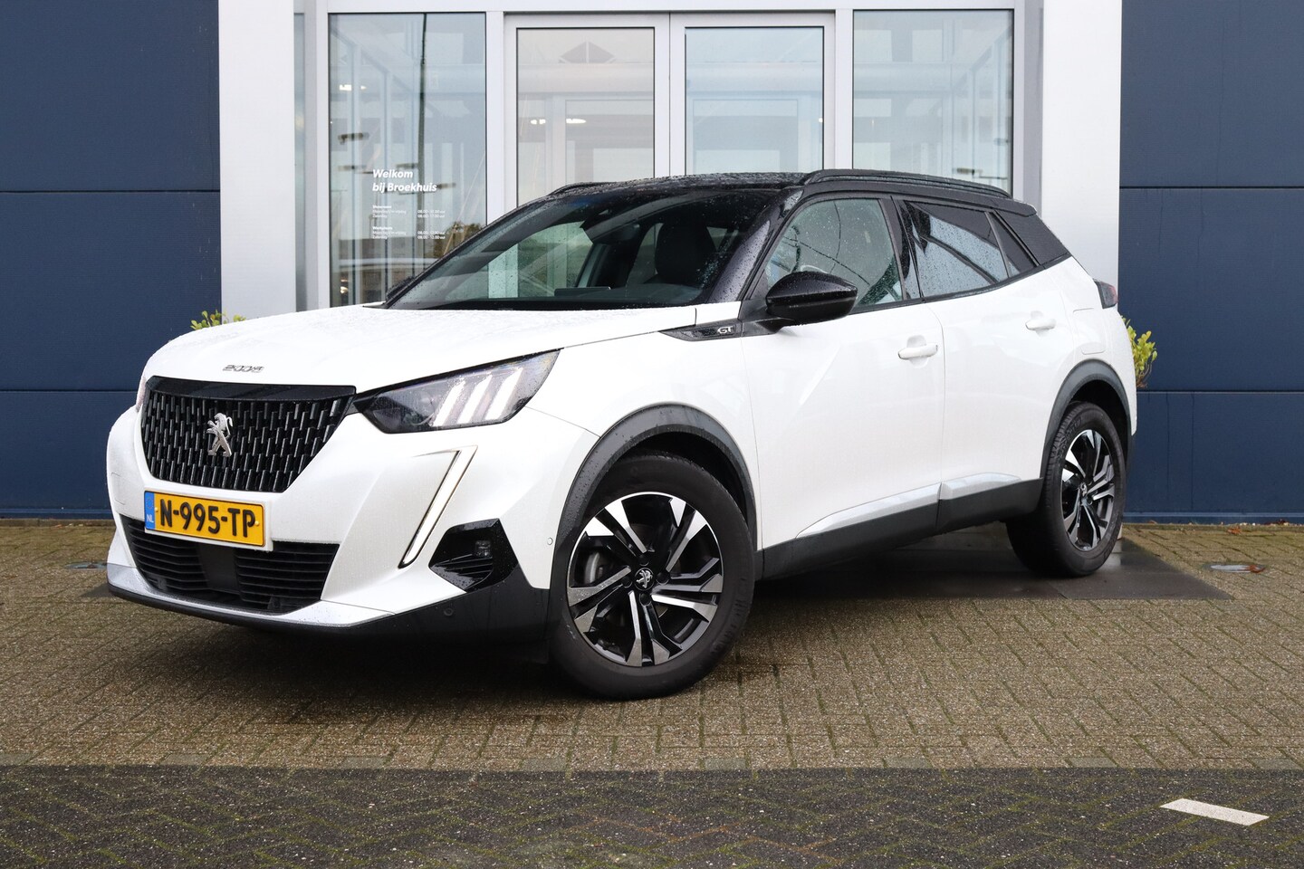 Peugeot 2008 - 1.2 PureTech GT Cruise | Carplay | Trekhaak | Automaat - AutoWereld.nl