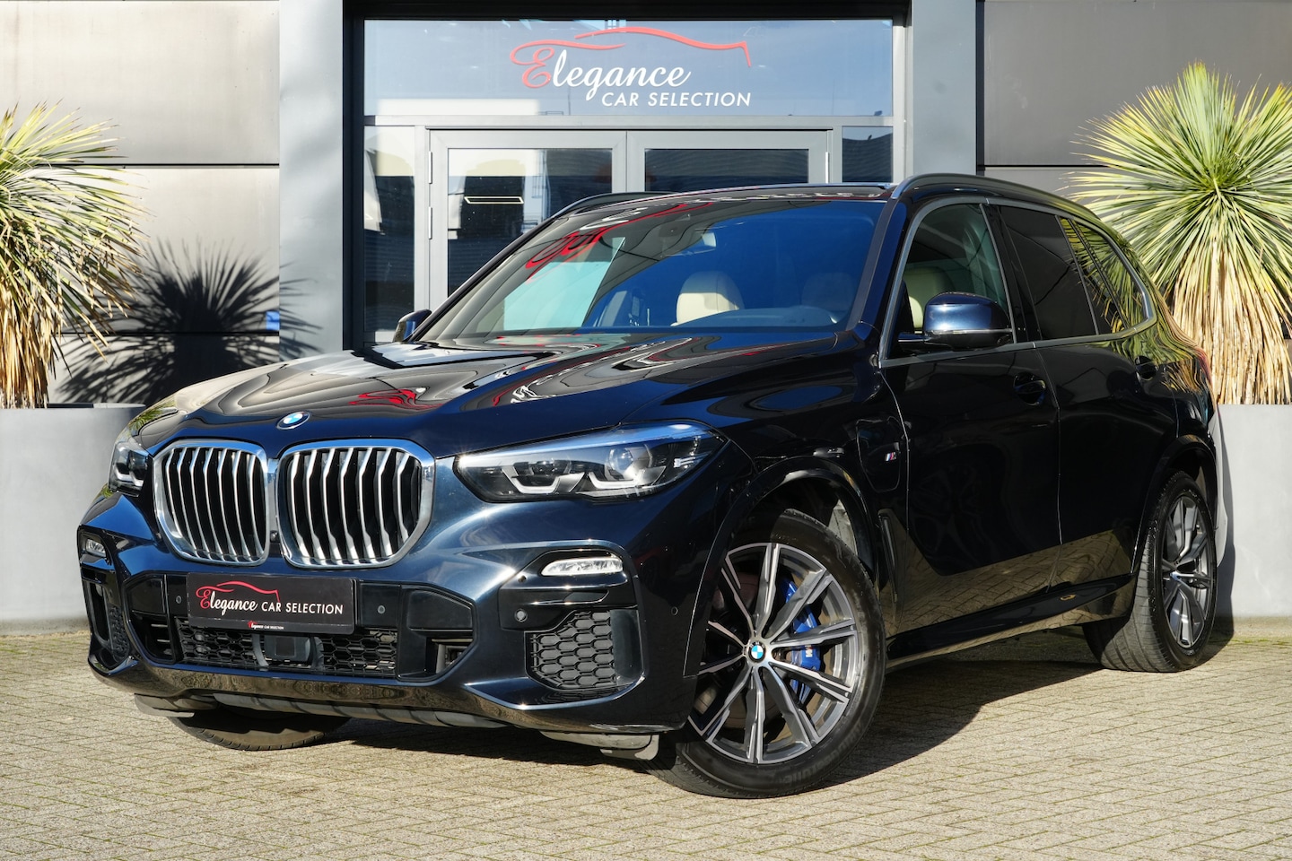 BMW X5 - xDrive45e M Sport High Executive 393pk Navigatie/360Camera/Comfortstoelen - AutoWereld.nl