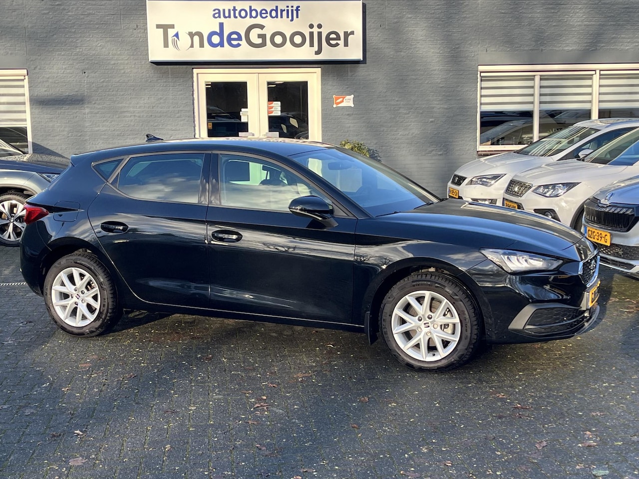 Seat Leon - 1.0 TSi Style | NAV. | STOELVERW. | - AutoWereld.nl