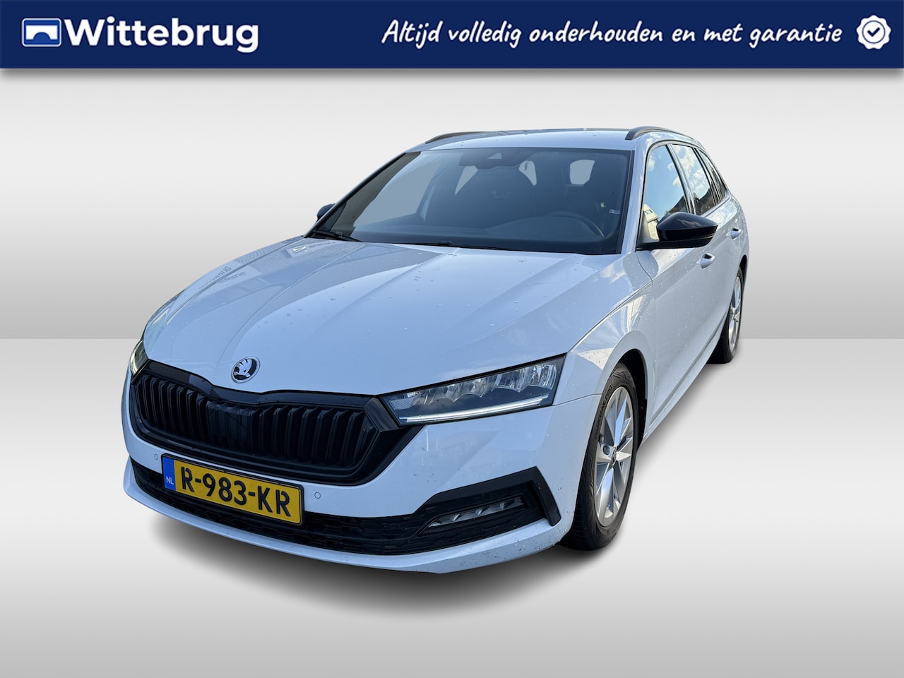 Skoda Octavia Combi - 1.0 TSI Sport Business / NAVI / APP.Connect / 17"LMV / Zwenkbare Trekhaak - AutoWereld.nl