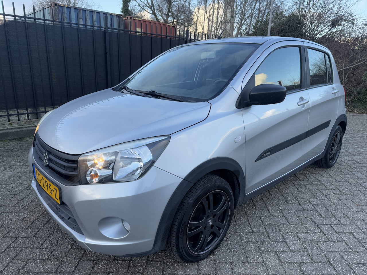 Suzuki Celerio - 1.0 Comfort Automaat Cross 5 Drs AC/LMV/BT - AutoWereld.nl