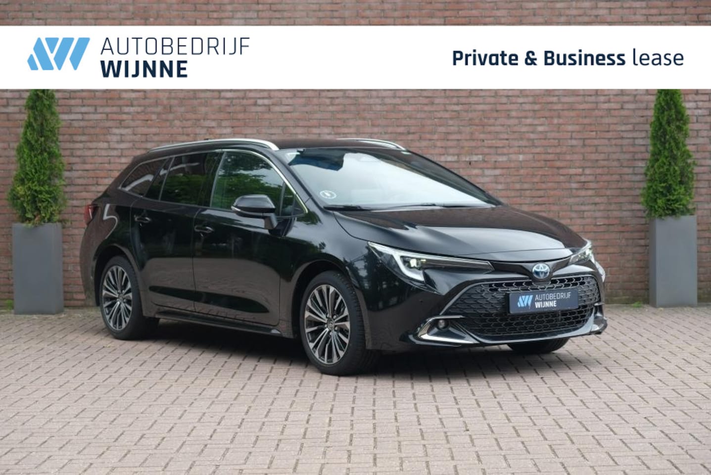 Toyota Corolla Touring Sports - 1.8 Hybrid 140pk CVT Touring Sports First Edition | Adaptive Cruise | Keyless | Camera | E - AutoWereld.nl