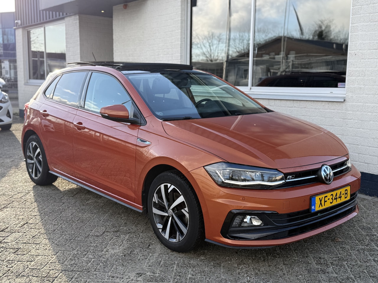 Volkswagen Polo - 1.6 TDI R-Line Panoramadak Beats Audio Virtual Cockpit ACC Carplay Navi - AutoWereld.nl