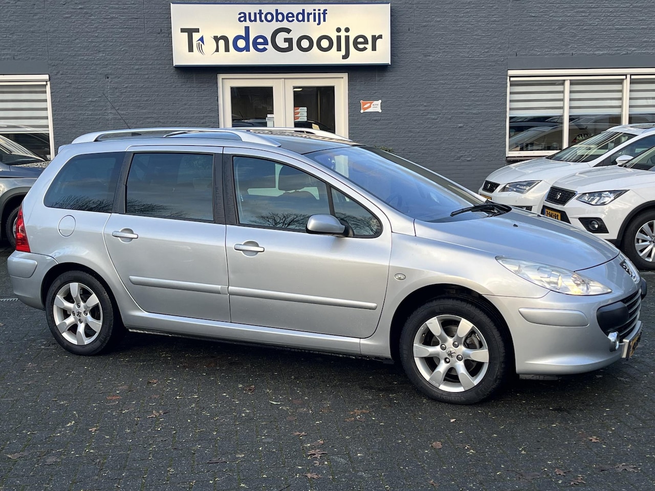 Peugeot 307 SW - 2.0-16V Aut. Pack | 6-PERSOONS | - AutoWereld.nl