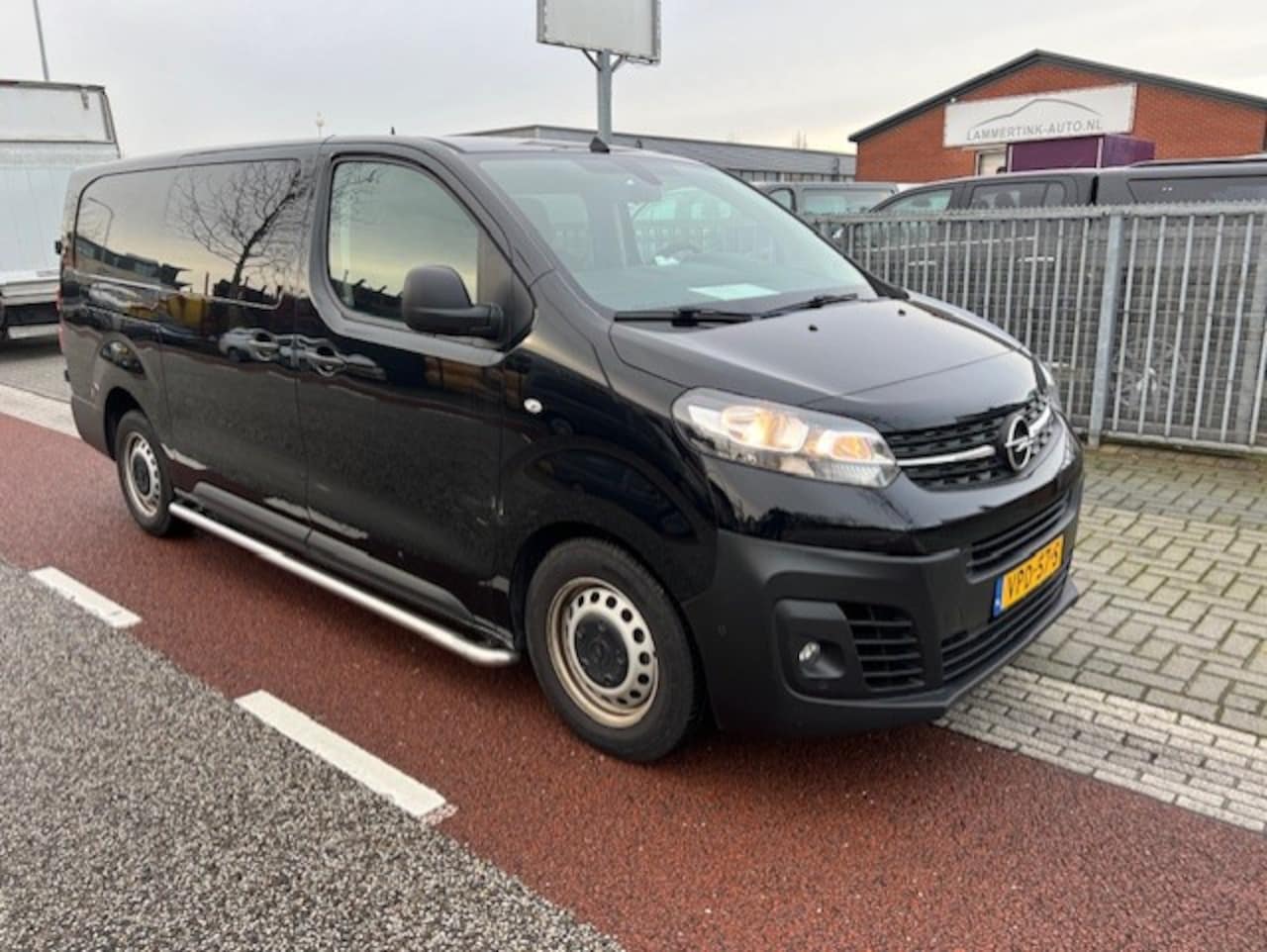 Opel Vivaro - 2.0 CDTI 106kw L3H1 DC 5P AUTOM. LANG NAVI KLIMA EURO6 - AutoWereld.nl