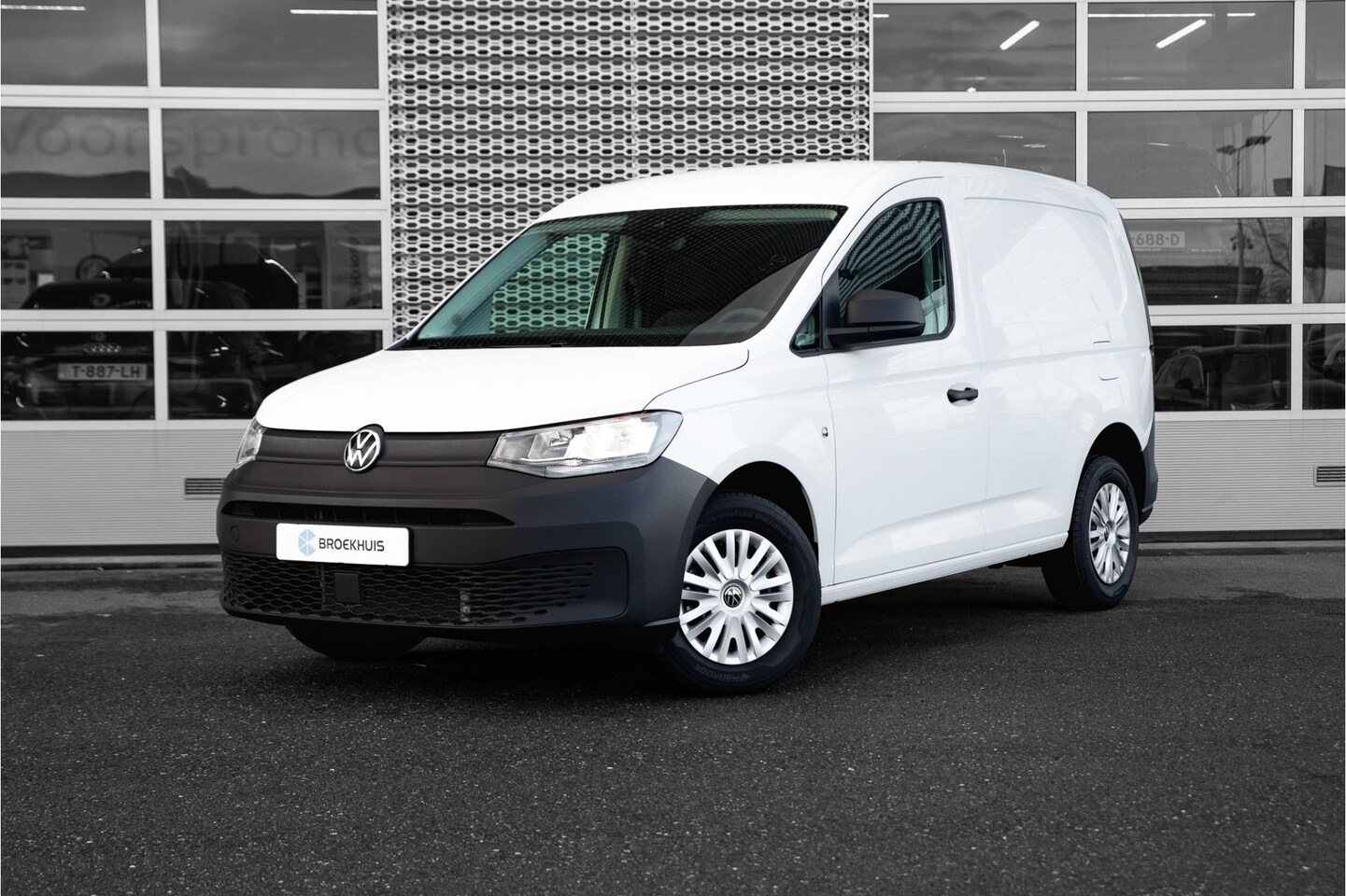 Volkswagen Caddy - | Comfort | 102 pk | Digitaal display | App Connect | Trekhaak - AutoWereld.nl