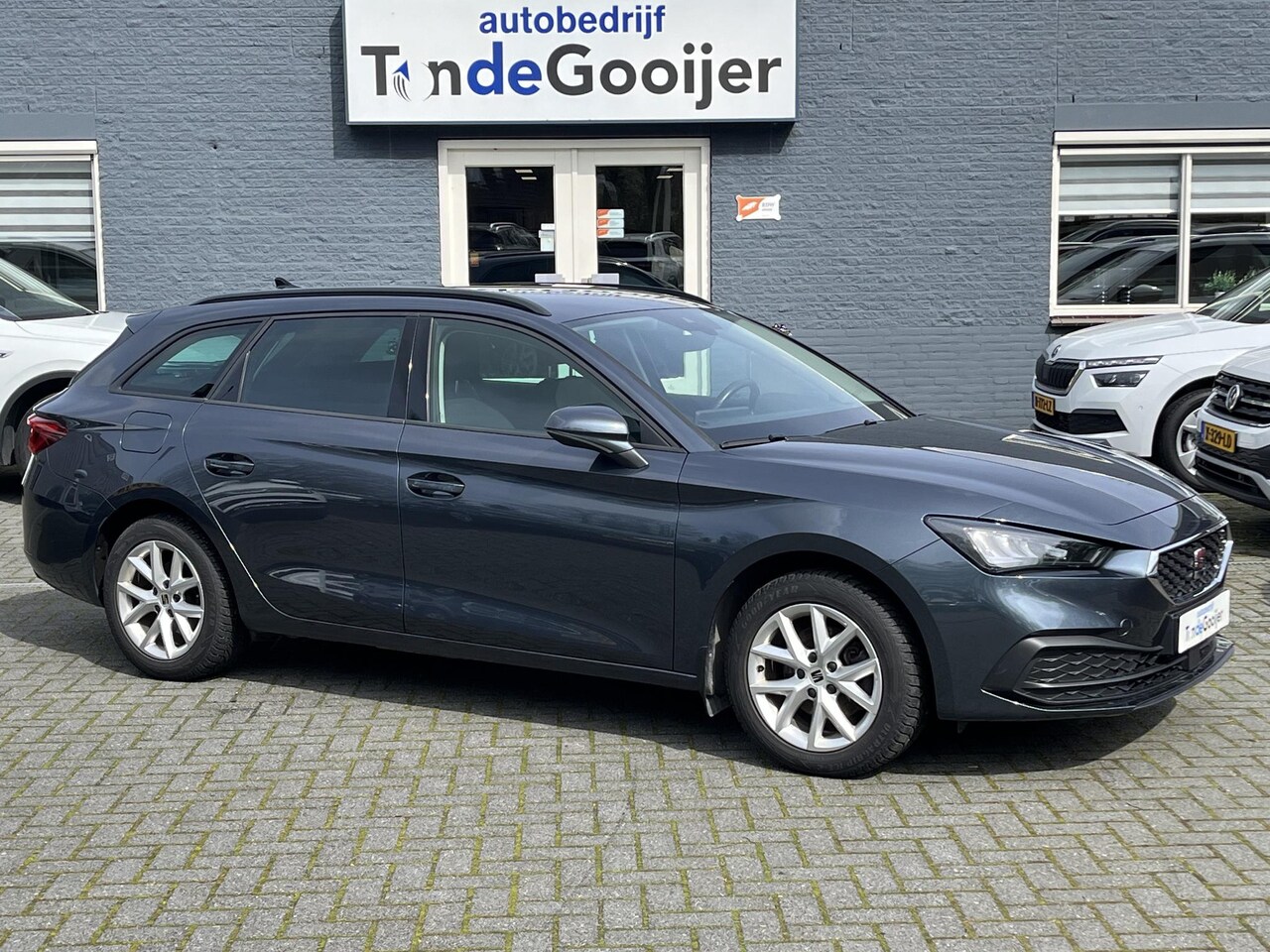 Seat Leon Sportstourer - 1.5 TSI Style | CLIMA | STOELVERW. | EL. TREKHAAK | - AutoWereld.nl