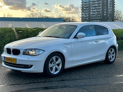 BMW 1-serie - 118i EffDyn. Ed. Business Line Edition 2011 Xenon Navi 6-bak Angel eyes Premium audio