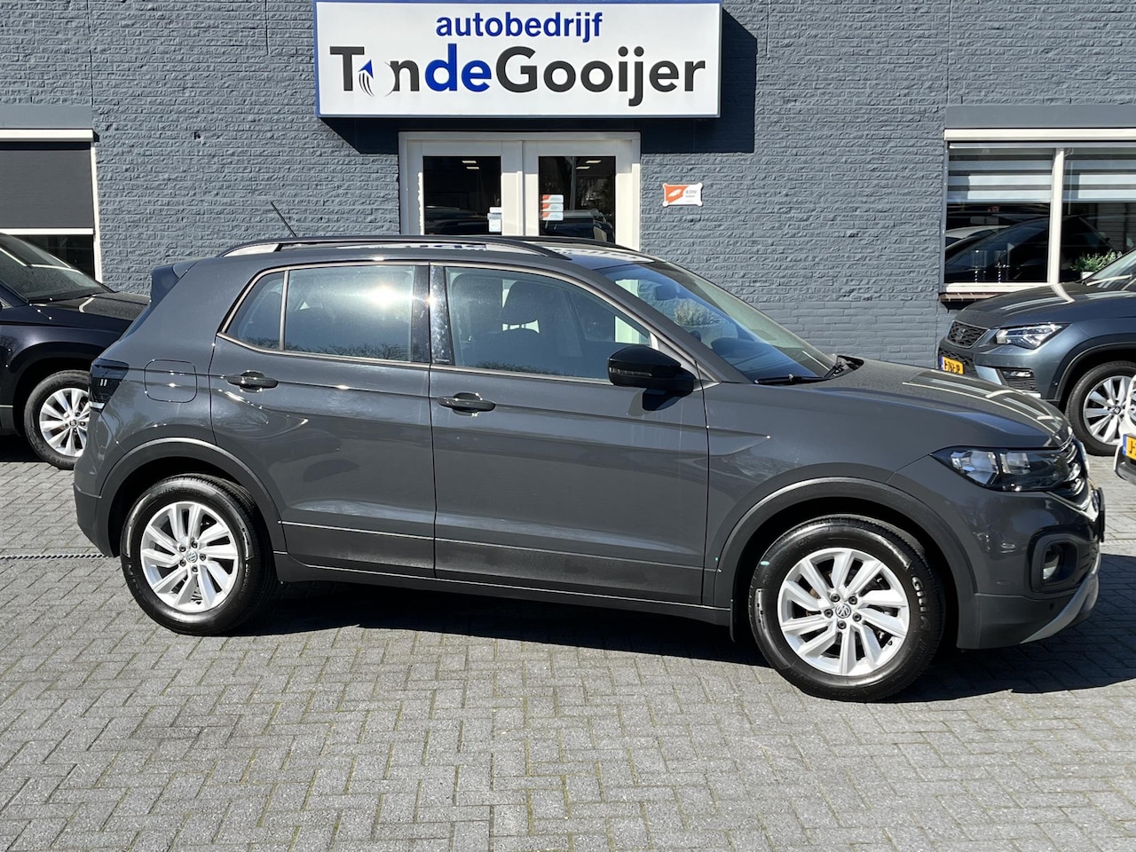 Volkswagen T-Cross - 1.0 TSI Life | 16" | PDC V+A | STOELVERW. | - AutoWereld.nl