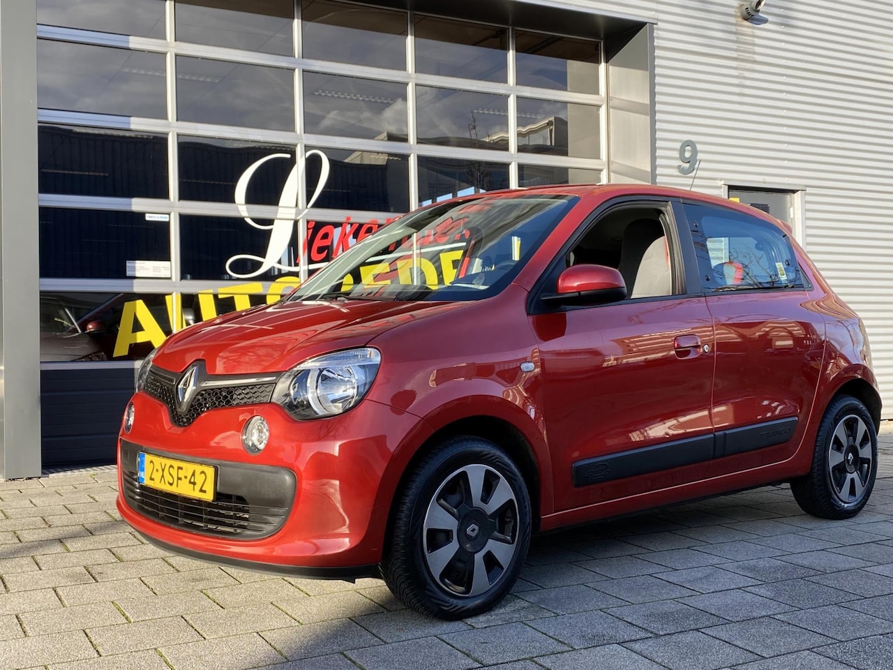 Renault Twingo - 1.0 SCe Expression 5Drs - Airco I LED I Comfort pakket I Start/Stop I Dealer onderhouden - AutoWereld.nl