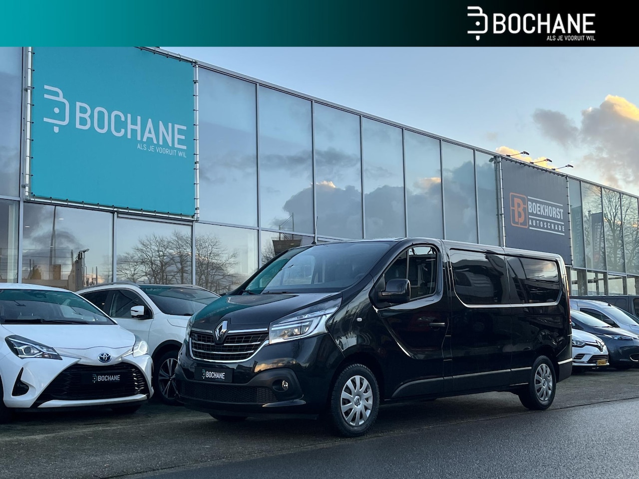 Renault Trafic - 2.0 dCi 120 T29 L2H1 Work Edition | All season banden | Bedrijfswageninrichting - AutoWereld.nl