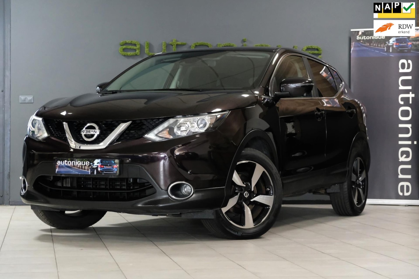 Nissan Qashqai - 1.6 N-Vision camera/navi/18inch - AutoWereld.nl