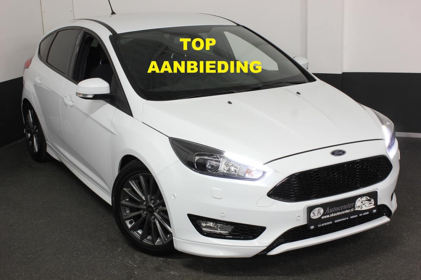 Ford Focus - 1.5 ECOBOOST*ST-LINE*XENON*FULL*1E EIGENAAR - AutoWereld.nl