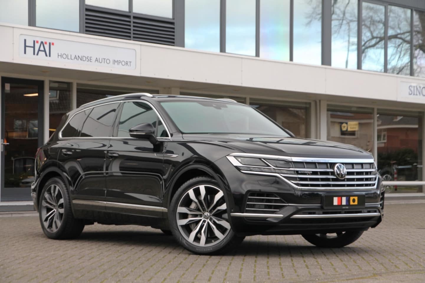 Volkswagen Touareg - 3.0 TSI e-Hybrid Pano I ACC - AutoWereld.nl