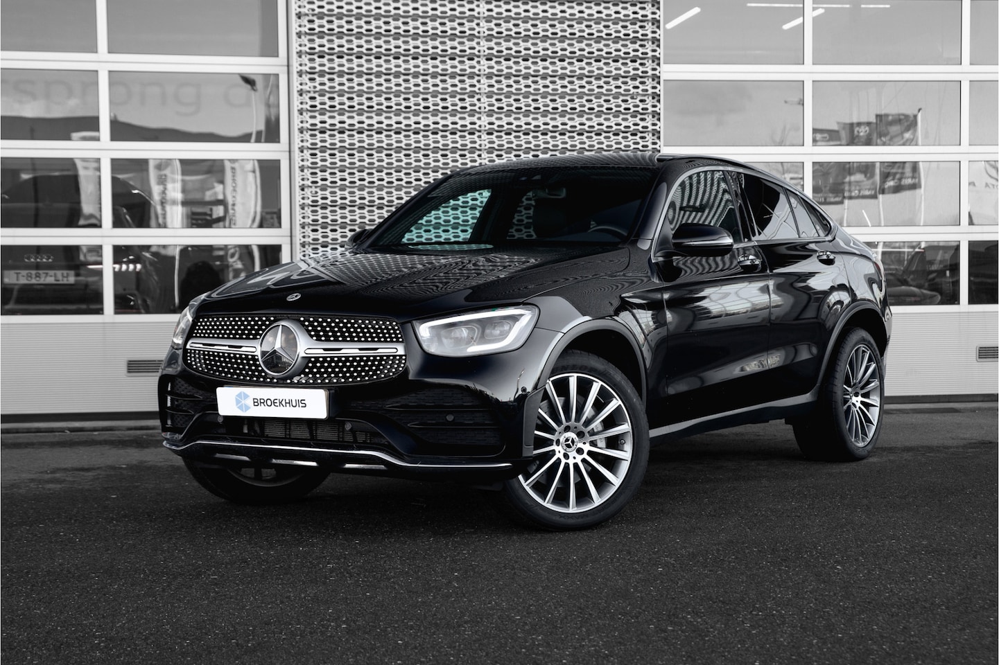 Mercedes-Benz GLC-klasse Coupé - 300e 4MATIC Business Solution Luxury Amg I Widescreen I Elektr. Trekhaak | Elektr. achterk - AutoWereld.nl