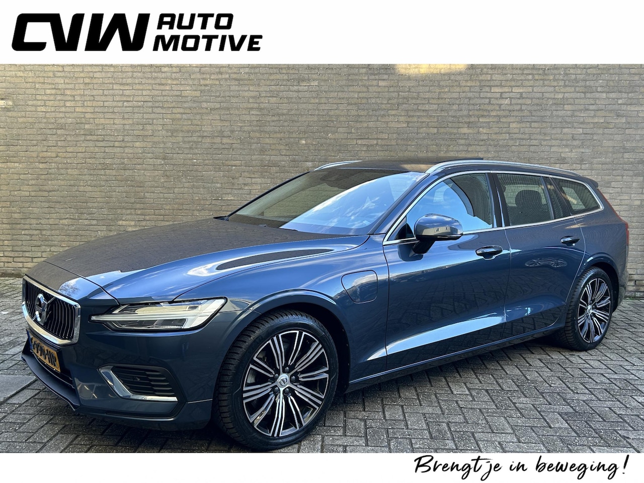 Volvo V60 - 2.0 T8 Twin Engine 390pk AWD Inscription | Leder | Panoramadak | Comfortstoelen | Stoelver - AutoWereld.nl