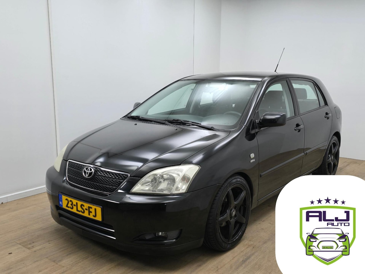 Toyota Corolla - Occasion 1.6 VVT-i Linea Sol | Tweedehands Toyota Corolla in zwart | Leuke uitvoering - AutoWereld.nl