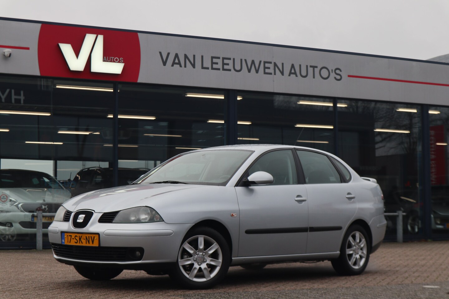 Seat Cordoba - 1.4-16V Sensation | Nieuw Binnen! | Cruise | Trekhaak | Lichtmetaal - AutoWereld.nl