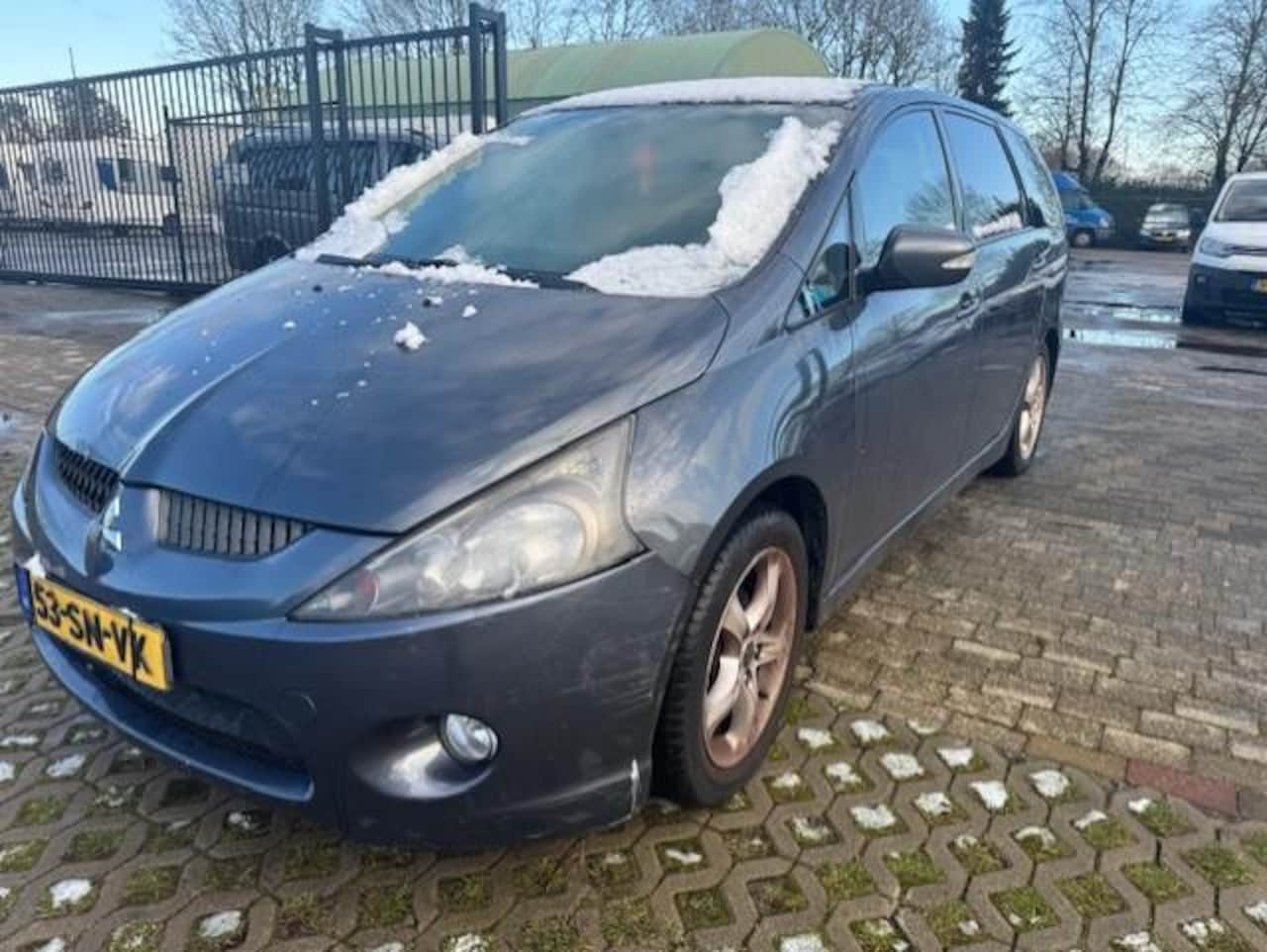 Mitsubishi Grandis - 2.4-16V Intense 2.4-16V Intense - AutoWereld.nl