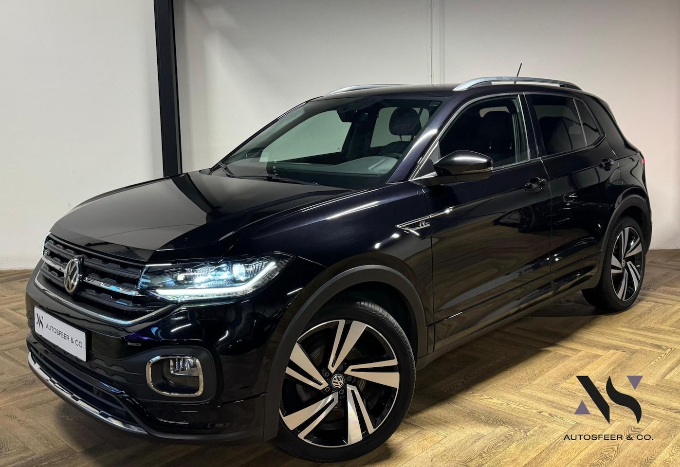 Volkswagen T-Cross - 1.0 TSI R-Line KEYLESS PDC BEATS - AutoWereld.nl