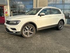 Volkswagen Tiguan - 1.5 TSI ACT Highline | TREKHAAK | CAMERA | STOELVERWARMING |