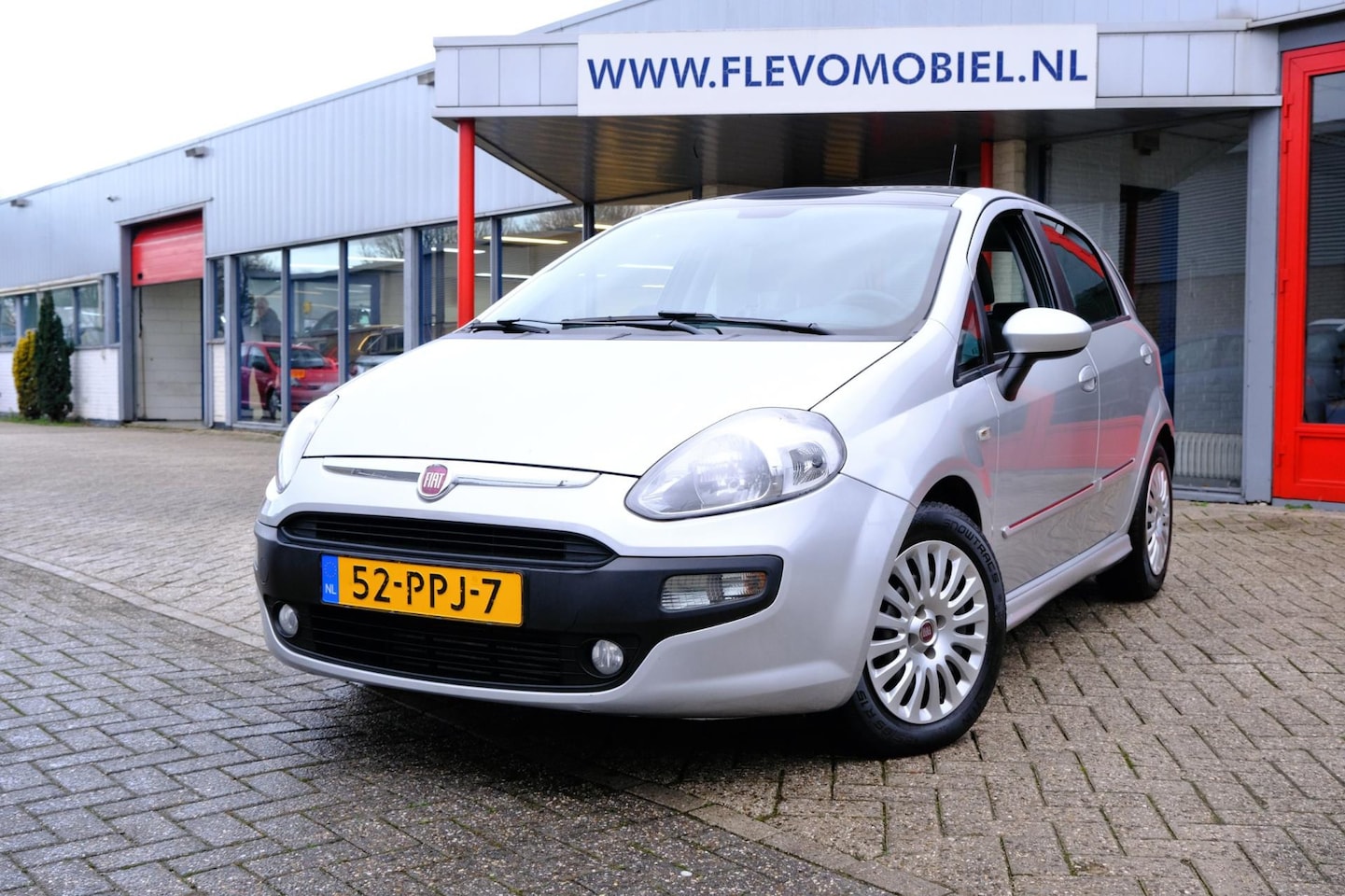 Fiat Punto Evo - 1.3 M-Jet Dynamic Pano|Leder|Clima|Weinig km - AutoWereld.nl