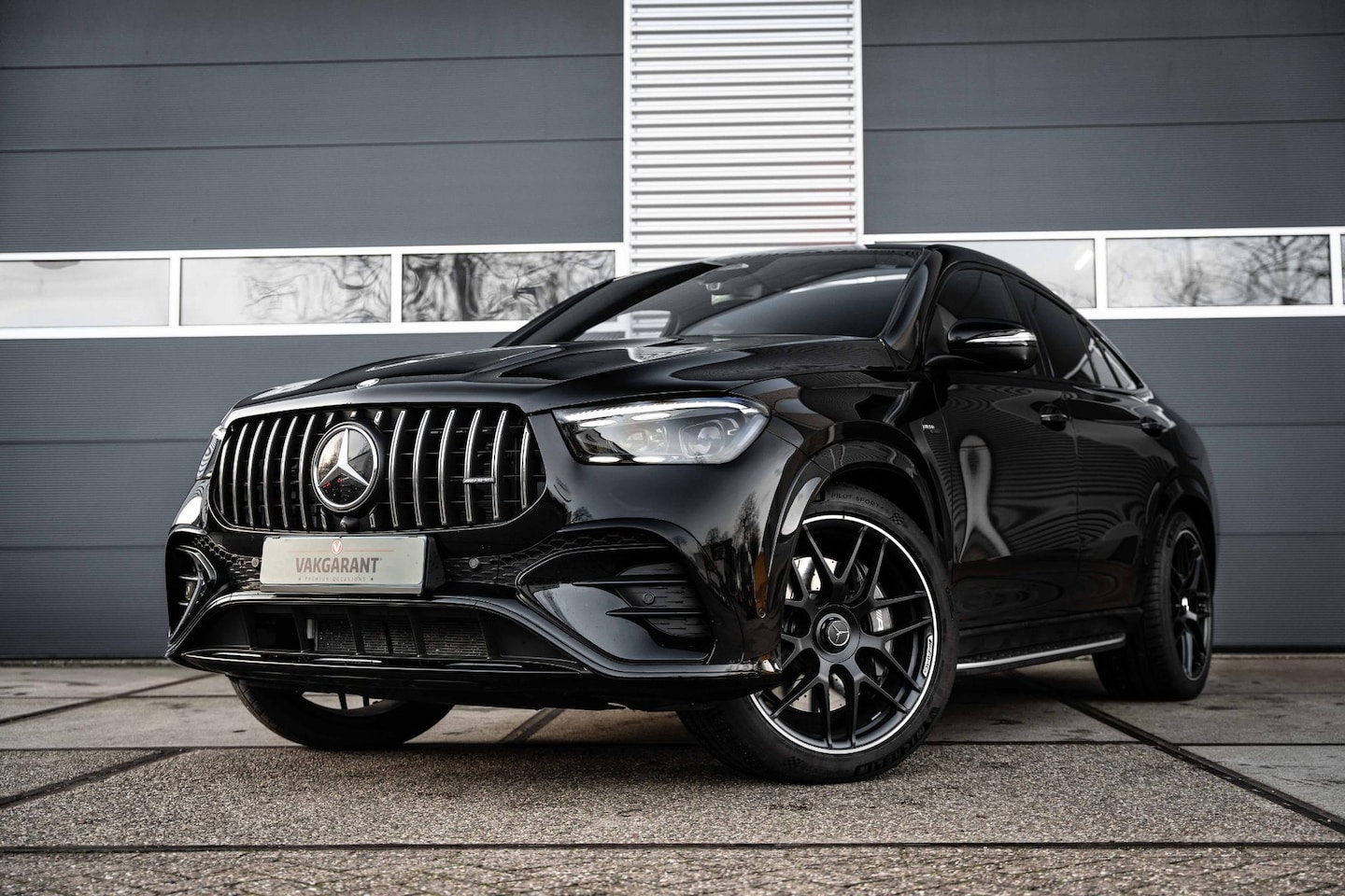 Mercedes-Benz GLE-Klasse Coupé - AMG 53 Hybrid 4MATIC+ Night edition |Panorama | Soft close | Head-Up| AMG Ride Control+| 3 - AutoWereld.nl