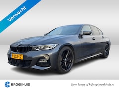 BMW 3-serie - 320i High Executive | Dealer Onderhouden | M-Pakket | LED | Sportstoelen | Stoelverwarming