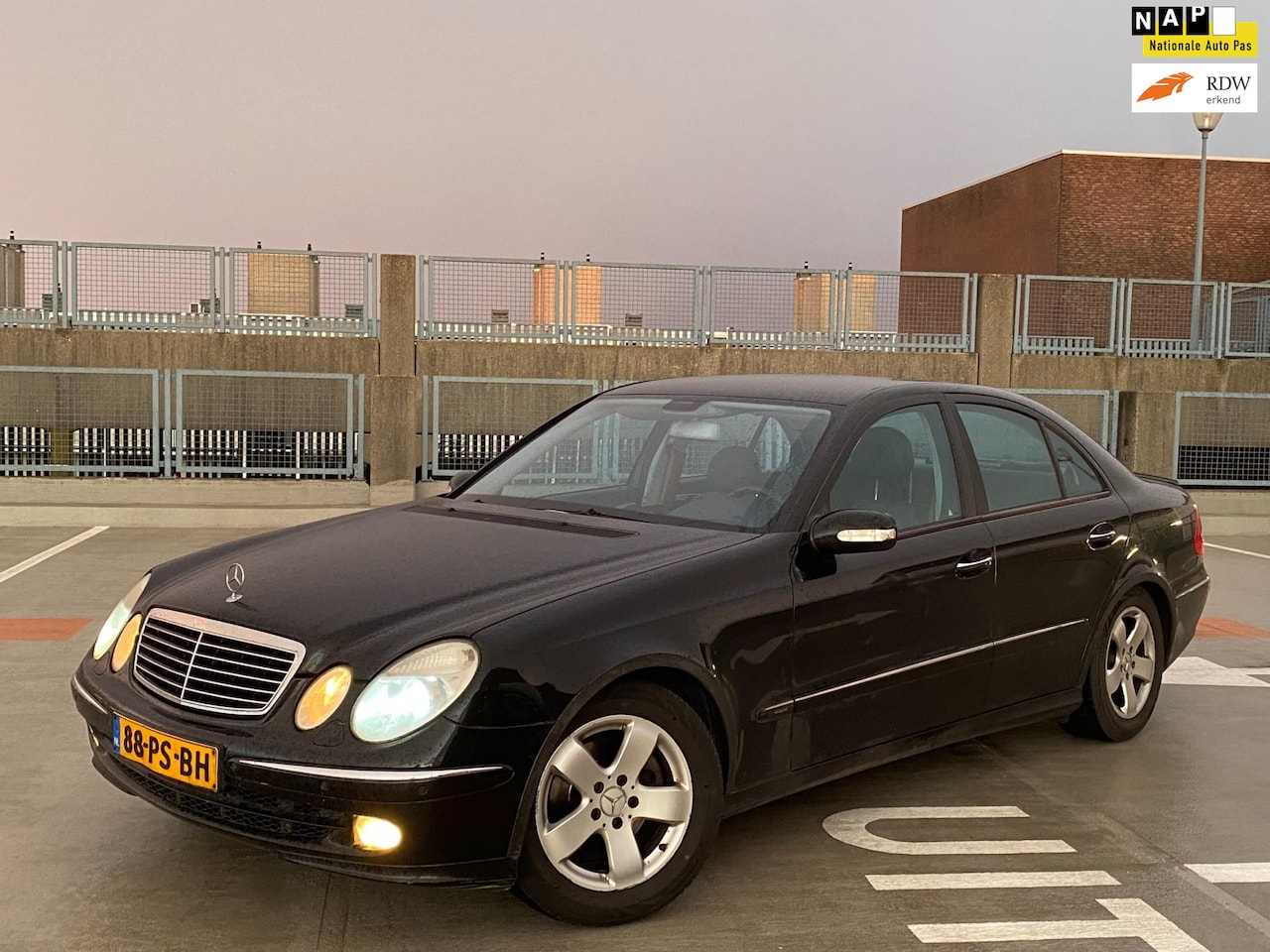 Mercedes-Benz E-klasse - 240 Avantgarde AUTOMAAT/RIJDT GOED!! - AutoWereld.nl