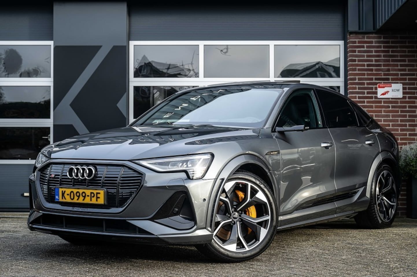 Audi e-tron - S quattro 95 KWh Quattro | 503 PK | B&O | Panorama | luchtvering | Leder | 360 | Head-up | - AutoWereld.nl