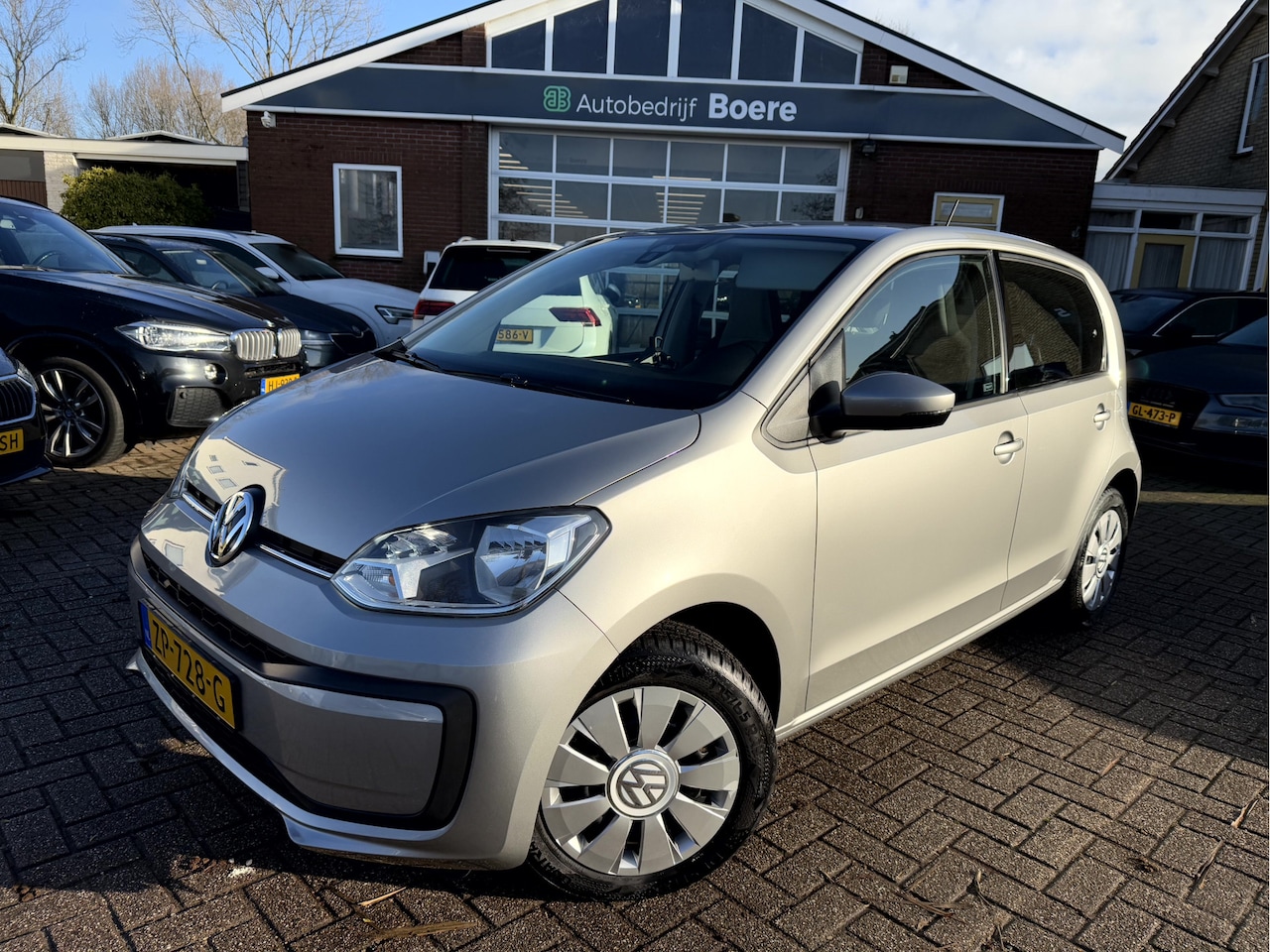 Volkswagen Up! - 1.0 BMT move up! Airco, DAB, Bluetooth - AutoWereld.nl