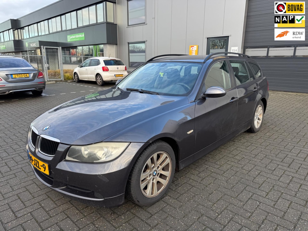 BMW 3-serie Touring - 318i 318i - AutoWereld.nl