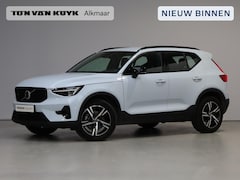 Volvo XC40 - 2.0 B4 Plus Dark / Trekhaak / Elek. stoelen / Stuur+stoel verwarming / Harman Kardon / Ele