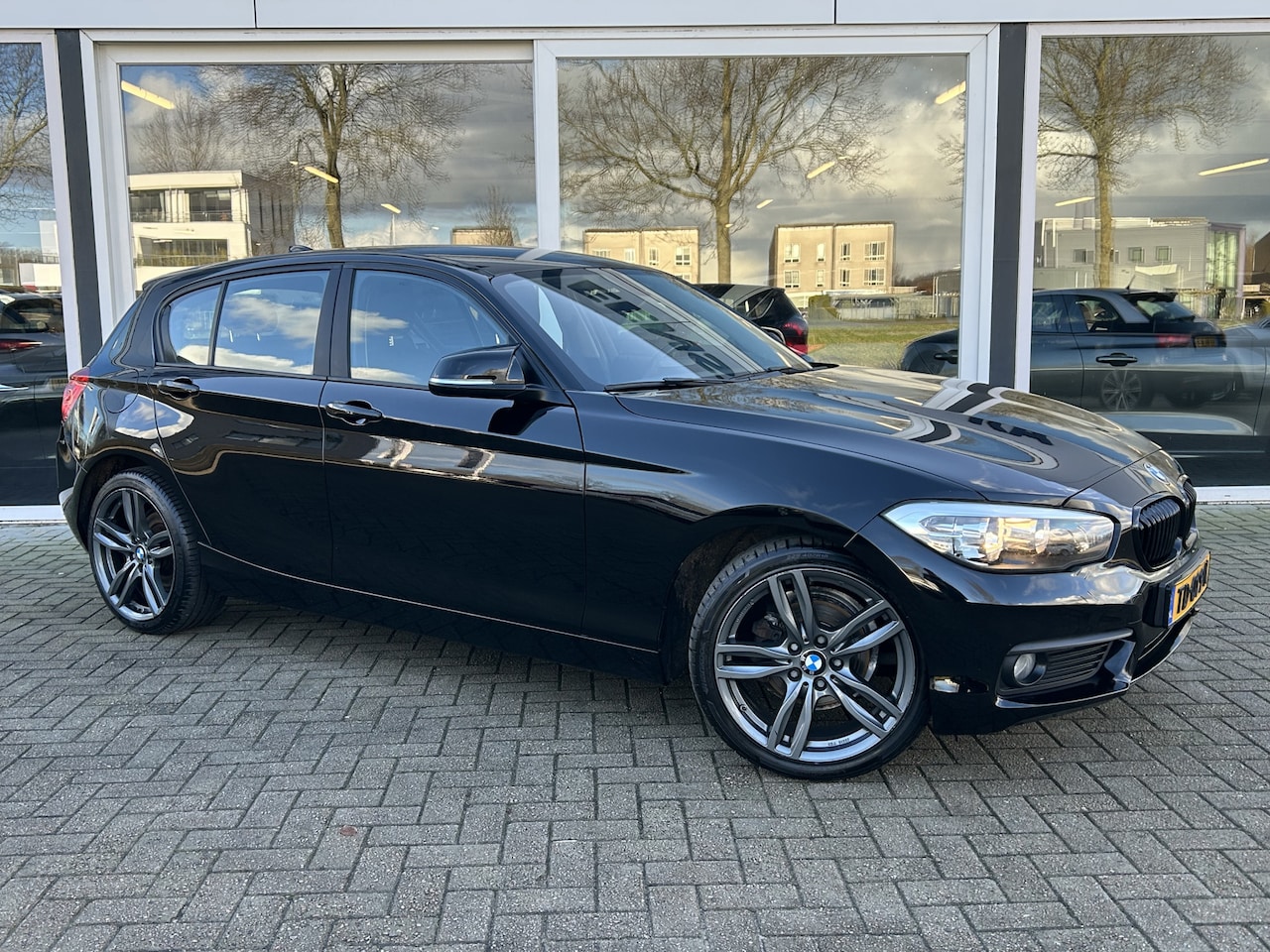 BMW 1-serie - 116i Centennial High Executive 50% deal 5.225,- ACTIE PDC / Cruise / Stoel verwarming / Na - AutoWereld.nl