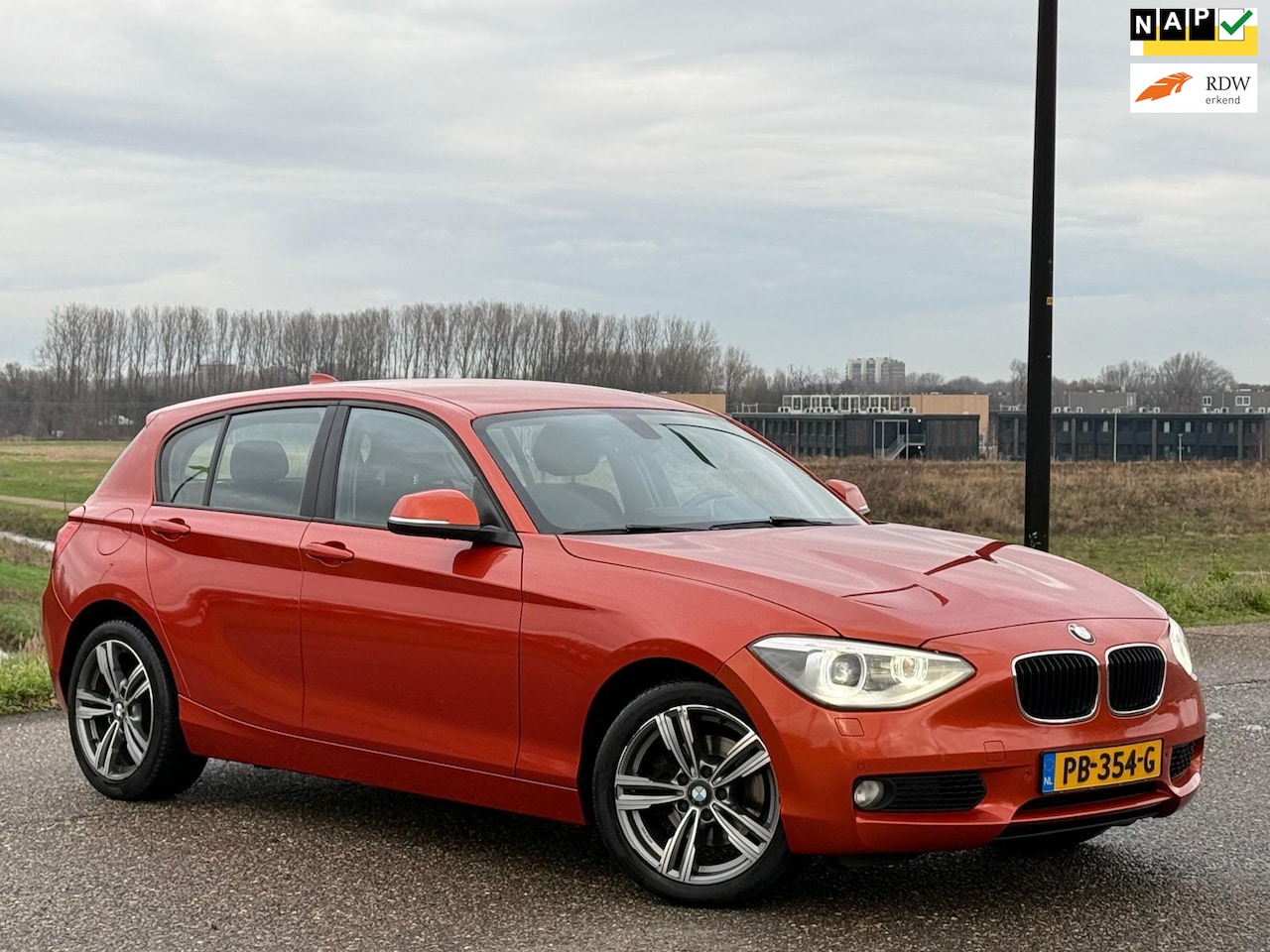 BMW 1-serie - 120d High Executive Automaat| Navi| Cruise| Lmv| Boekjes - AutoWereld.nl