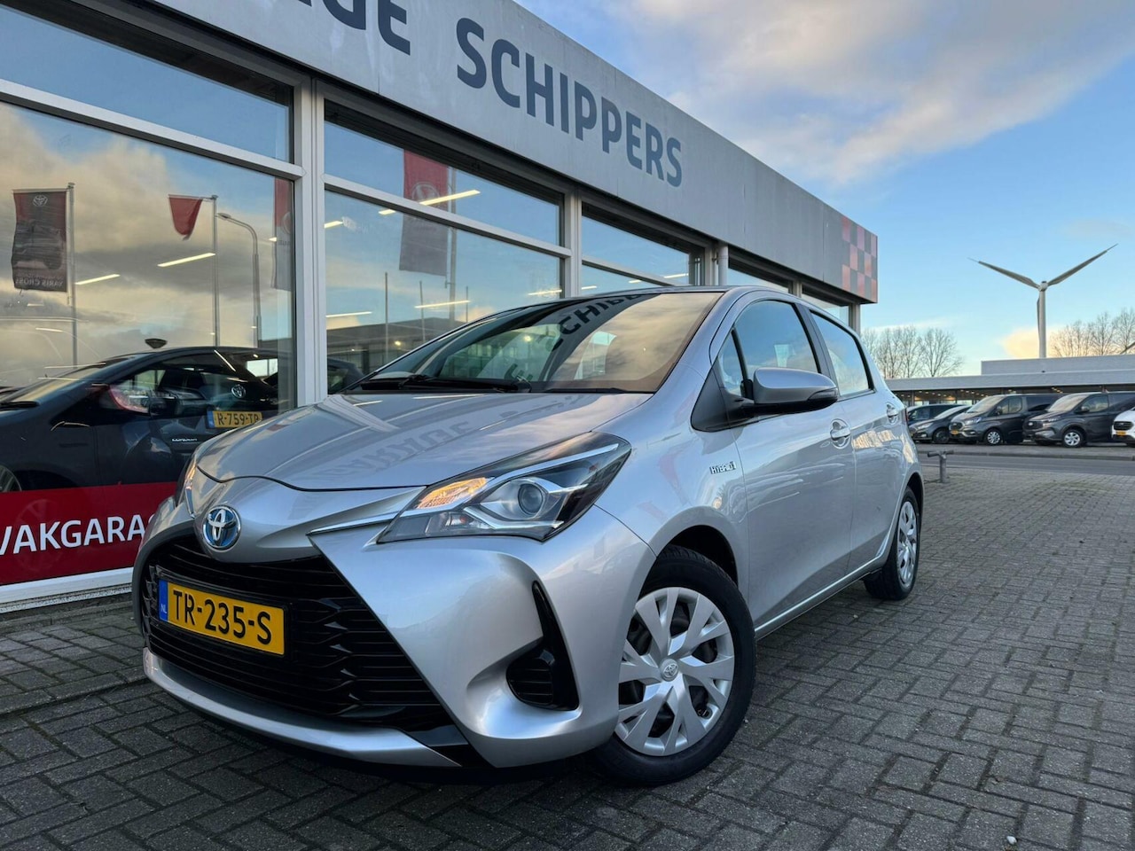 Toyota Yaris - 1.5 Hybrid Active camera airco - AutoWereld.nl