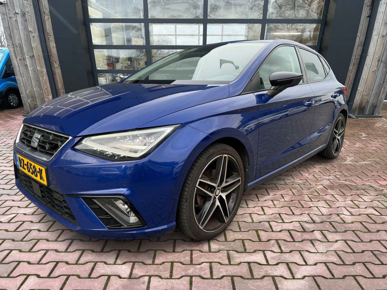 Seat Ibiza - 1.5 TSI EVO FR Business Intense | Airco | LED | Stoelverwarming | Trekhaak | 18" LMV | Cam - AutoWereld.nl