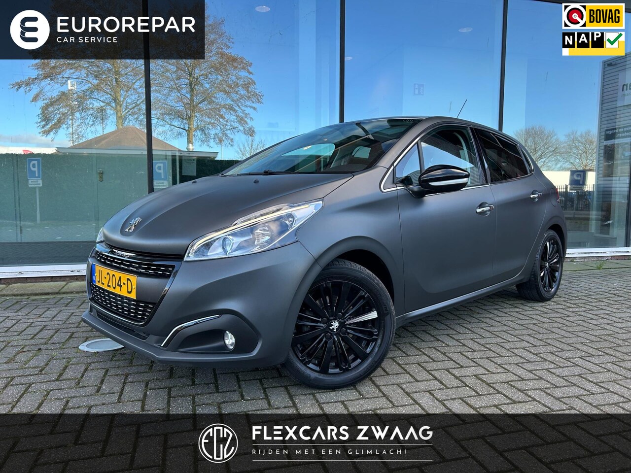 Peugeot 208 - 1.2 Turbo Allure Premium - Navi - Panodak - Parkeerhulp + Camera - Org.NL-NAP - AutoWereld.nl