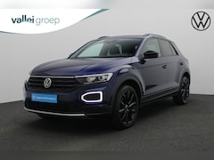 Volkswagen T-Roc - 1.5 TSI 150PK DSG Style | Trekhaak | Camera | Stoelverwarming | Navi | Parkeersensoren voo