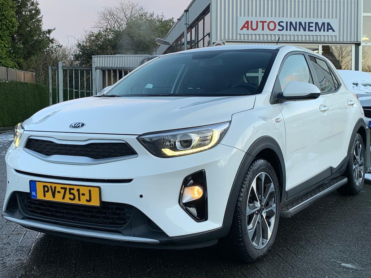 Kia Stonic - 1.0 T-GDi ComfortPlusLine 120PK Navi Leder - AutoWereld.nl