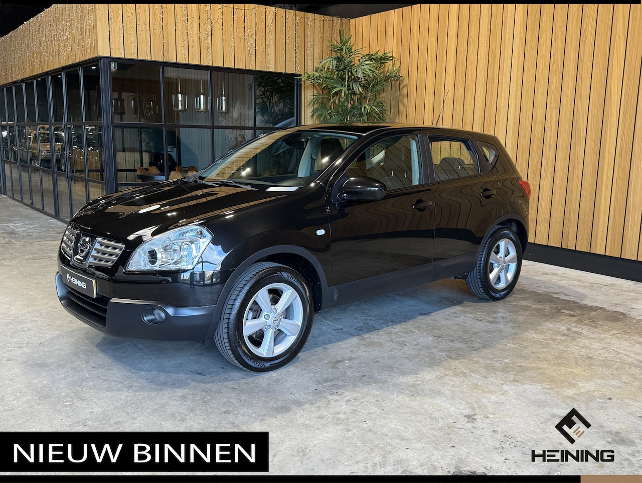 Nissan Qashqai - 2.0 Acenta Pano. PDC. Cruise-control. Trekhaak - AutoWereld.nl