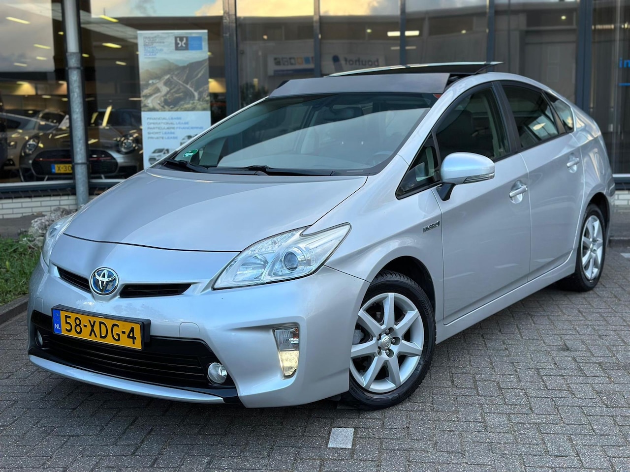 Toyota Prius - 1.8  Business 1.8 Business - AutoWereld.nl