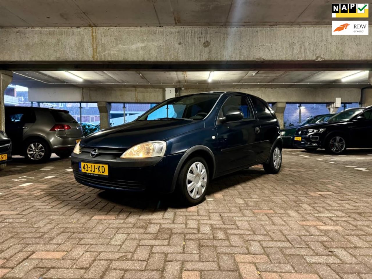 Opel Corsa - 1.0 | LAGE KM NAP | ELEK. RAMEN | NWE APK | ZUINIG | NETJES | DONKER BLAUW - AutoWereld.nl