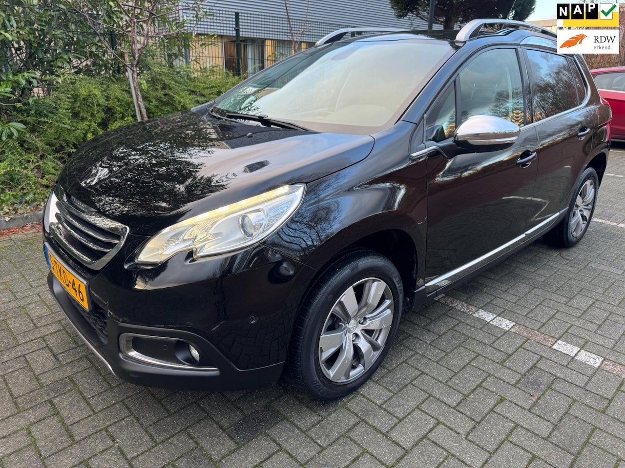 Peugeot 2008 - 1.2 VTi Allure Pack Premium Plus / Pano'dak / Leder / Navi / Trekhaak - AutoWereld.nl