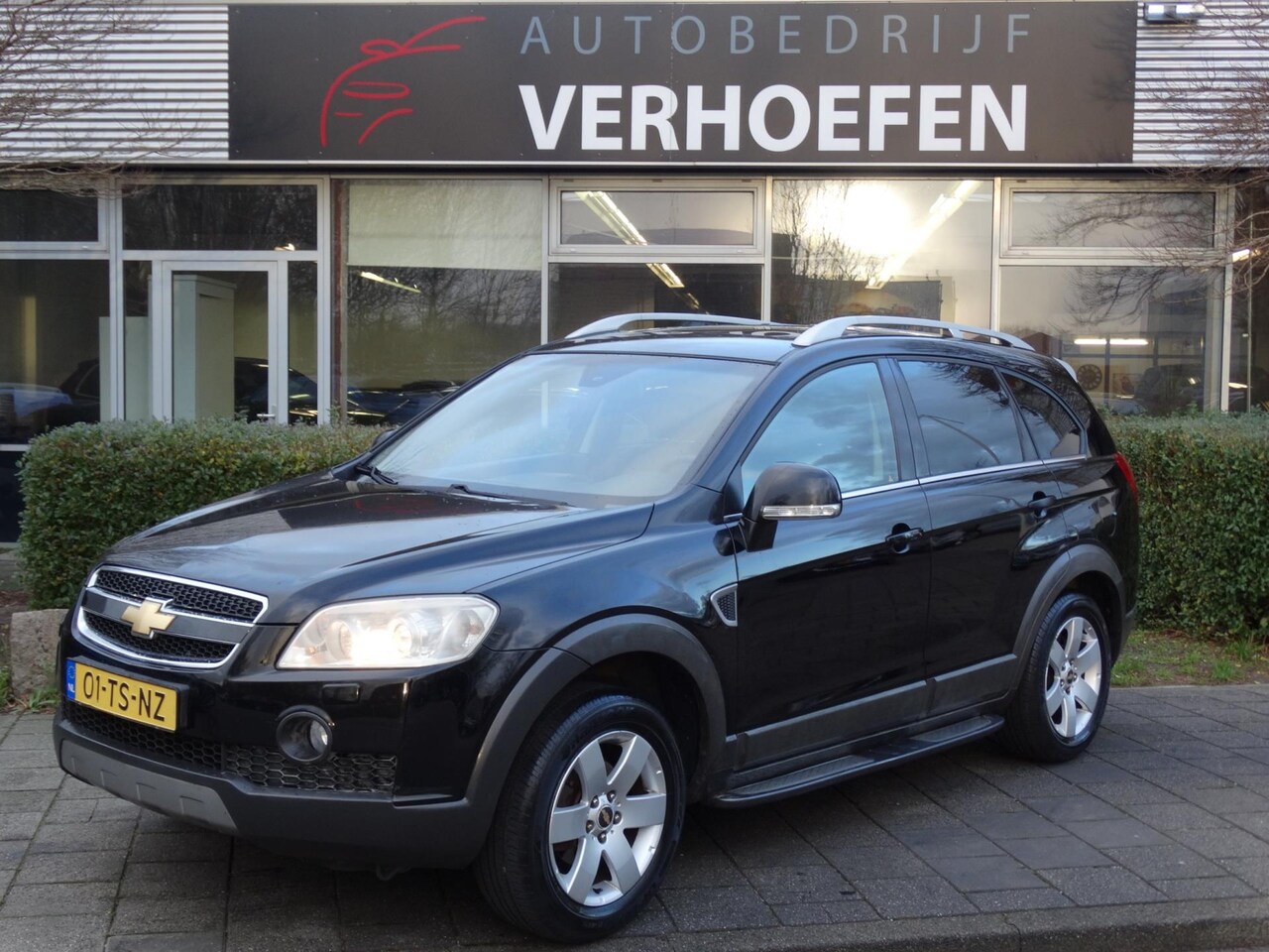 Chevrolet Captiva - 2.4i Executive - 7 PERSOONS - PANORAMADAK - LEDER - NAVIGATIE - CRUISE / CLIMATE - SCHERME - AutoWereld.nl