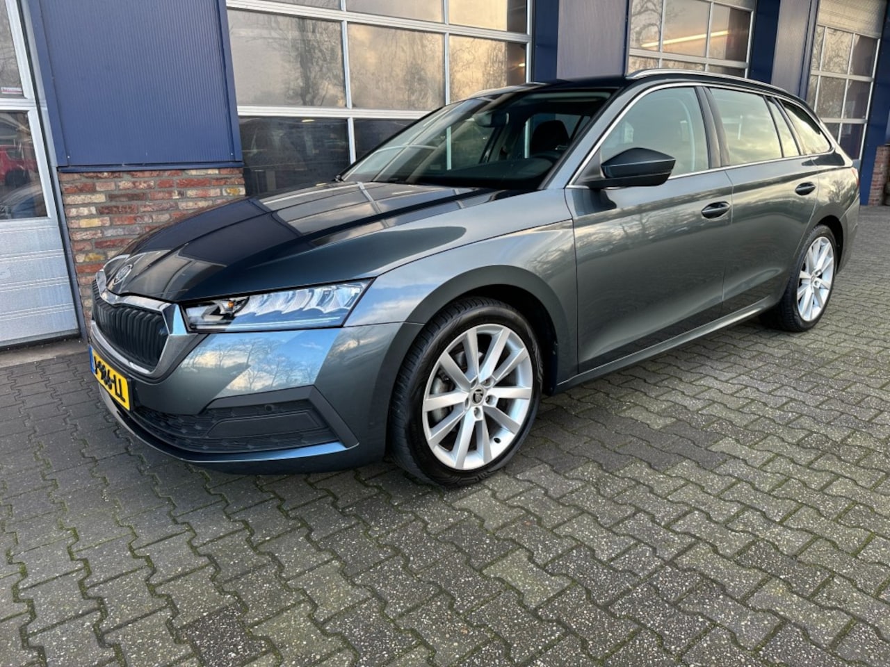 Skoda Octavia - 1.5 TSI FIRST EDIT. ALL.IN. - AutoWereld.nl