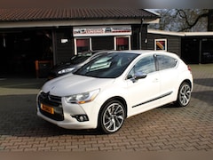 Citroën DS4 - 1.6 200PK SPORT CHIC - Leer parelmoerlak climate cruise