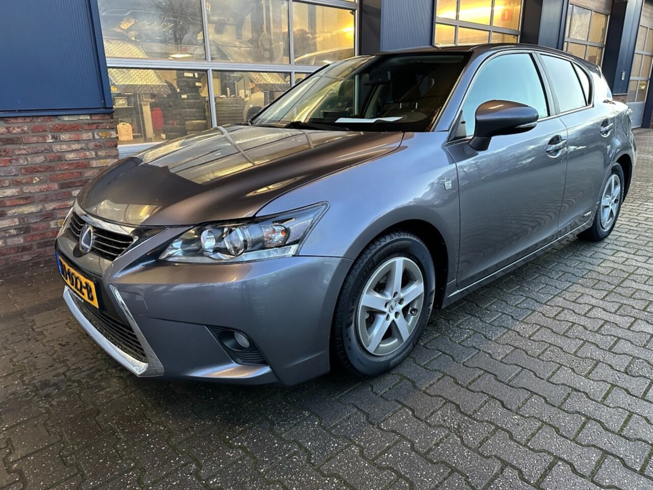 Lexus CT 200h - 200H 25TH EDITION TREKHAAK. ALL.IN. - AutoWereld.nl