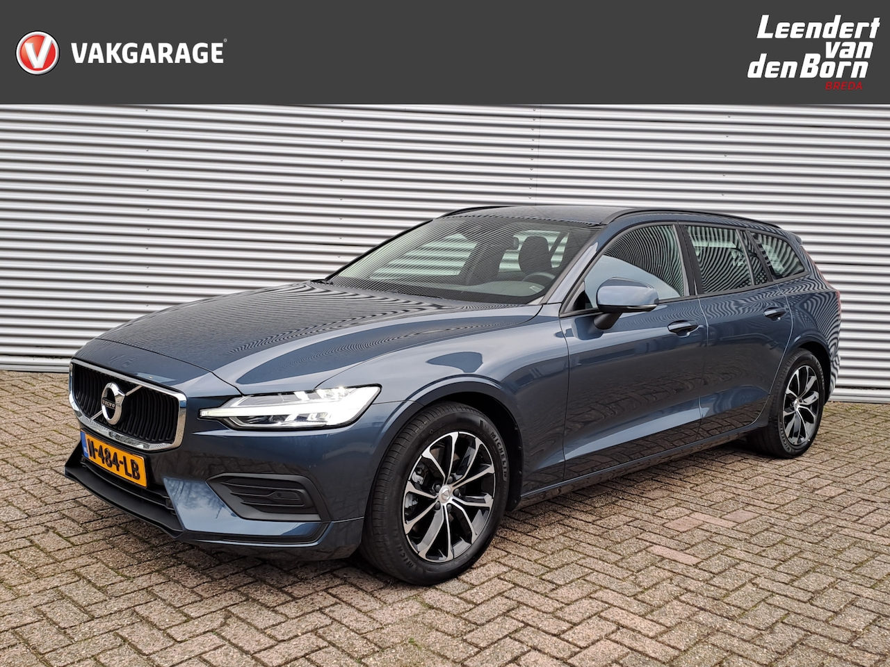 Volvo V60 - 2.0 B3 Momentum Advantage | Automaat | Navi | Camera |   Apple Carplay/Android Auto - AutoWereld.nl